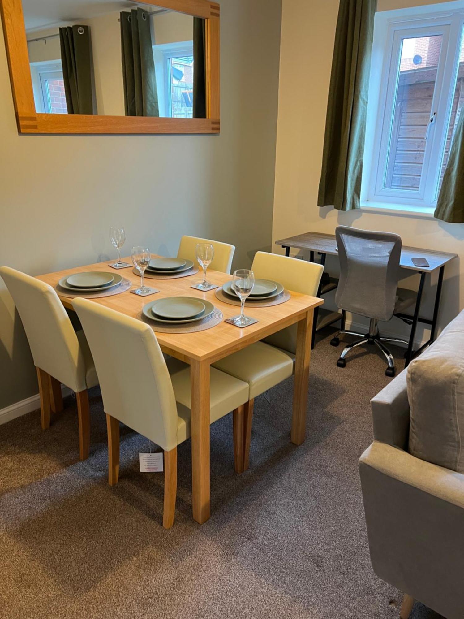 Modern Semi Detached In A Quiet Location, Driveway Parking Villa Ewloe Eksteriør billede