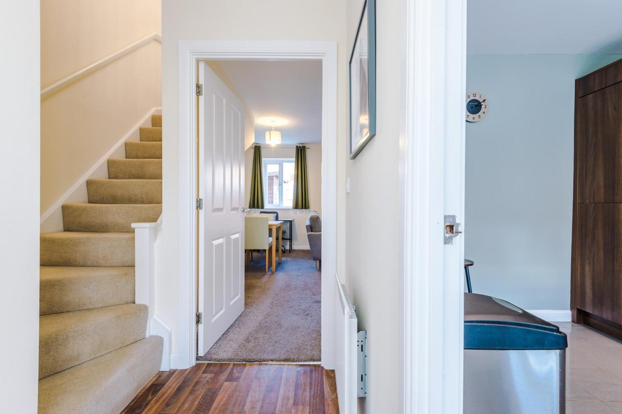 Modern Semi Detached In A Quiet Location, Driveway Parking Villa Ewloe Eksteriør billede