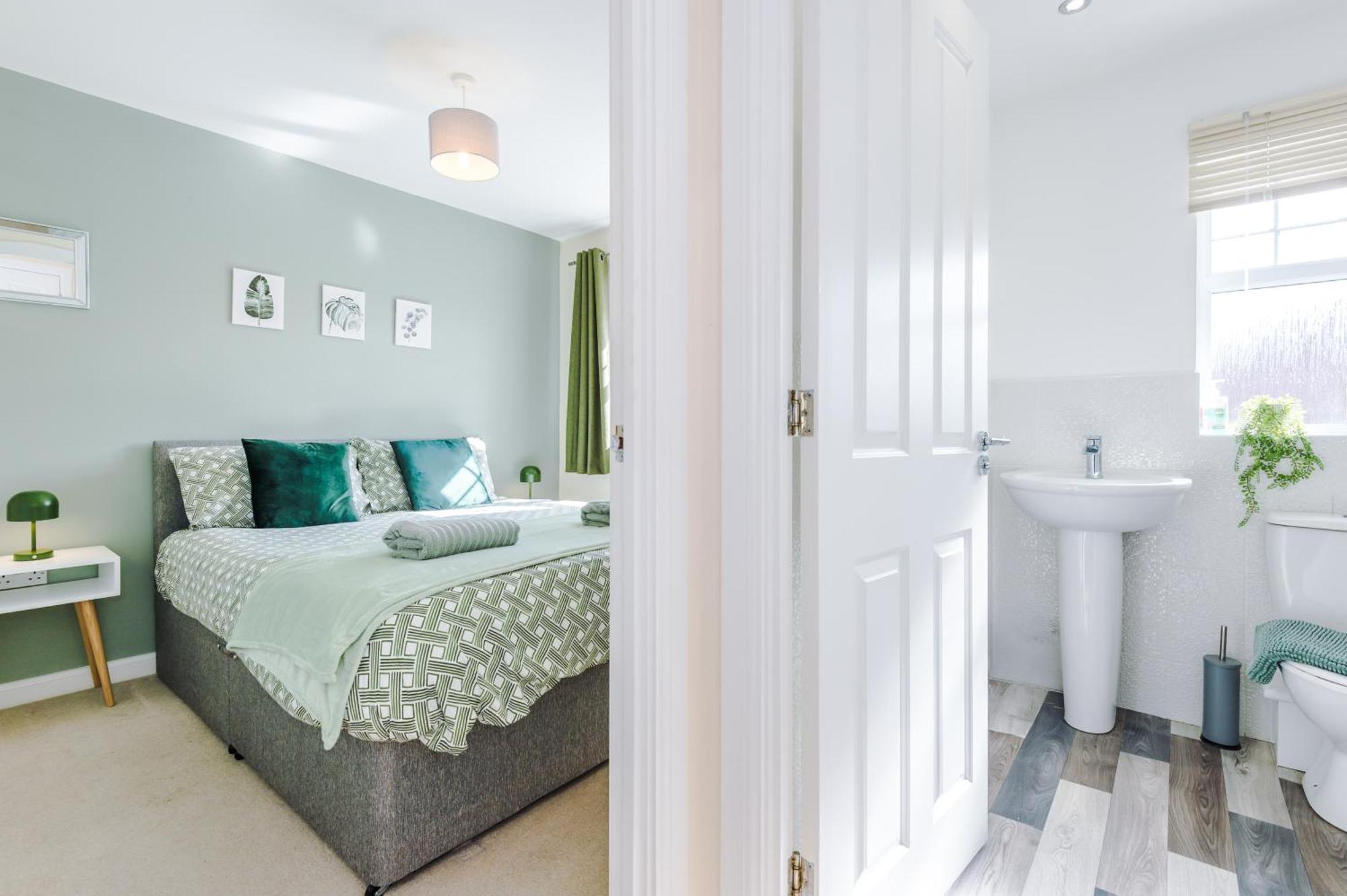 Modern Semi Detached In A Quiet Location, Driveway Parking Villa Ewloe Eksteriør billede