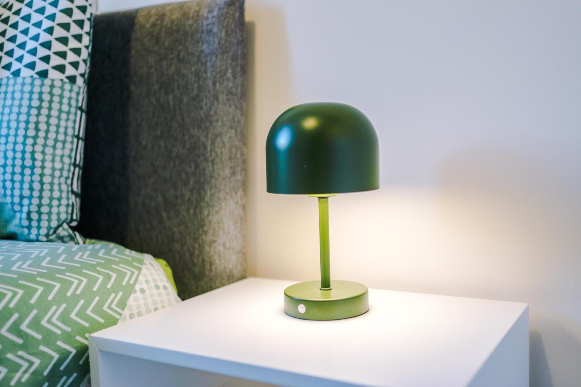 Modern Semi Detached In A Quiet Location, Driveway Parking Villa Ewloe Eksteriør billede